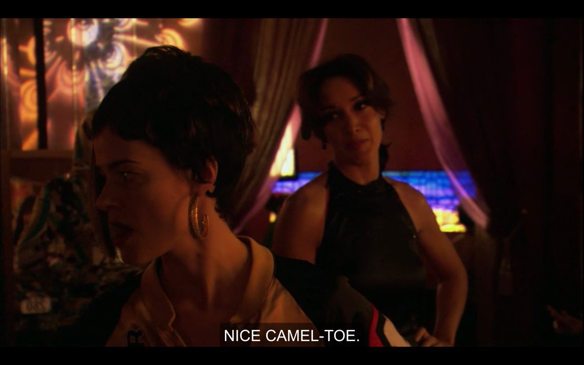 Bette tells Alice "nice camel toe" as Alice is walking away from her