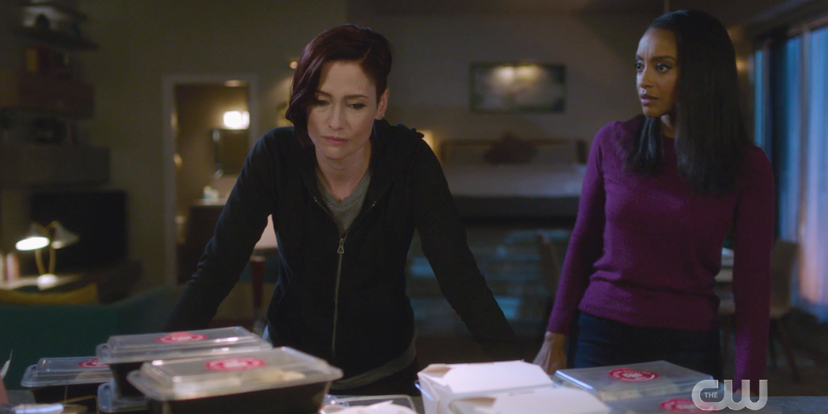 Supergirl Recap 602: Kelly looks over a stressed Alex Danvers