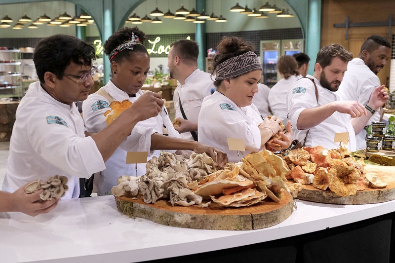 Maria picks out mushrooms for the quickfire challenge this week on Top Chef.