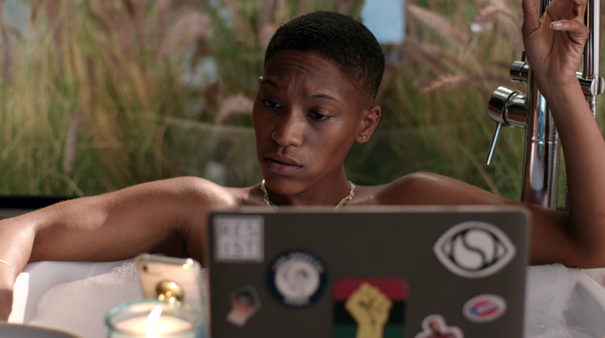 Twenties 202 recap: Hattie takes a bubble bath with her computer in front of her