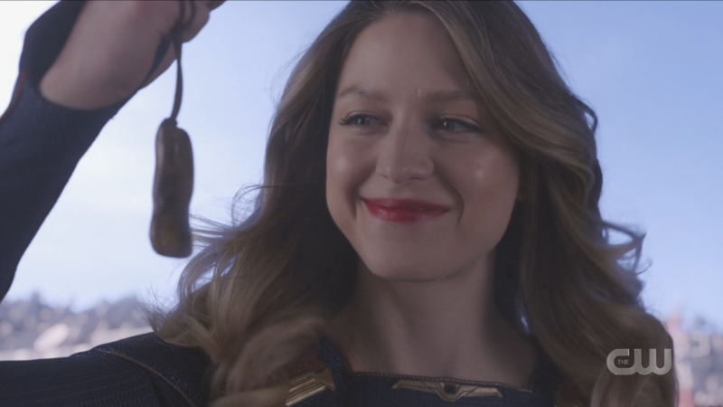 Kara holds up the totem and it looks like a tampon I'M SORRY