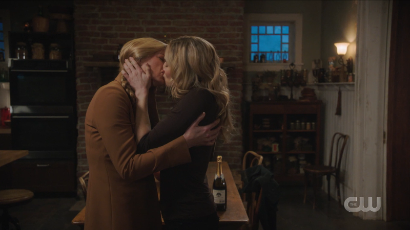 Ava and Sara aka Avalance kiss