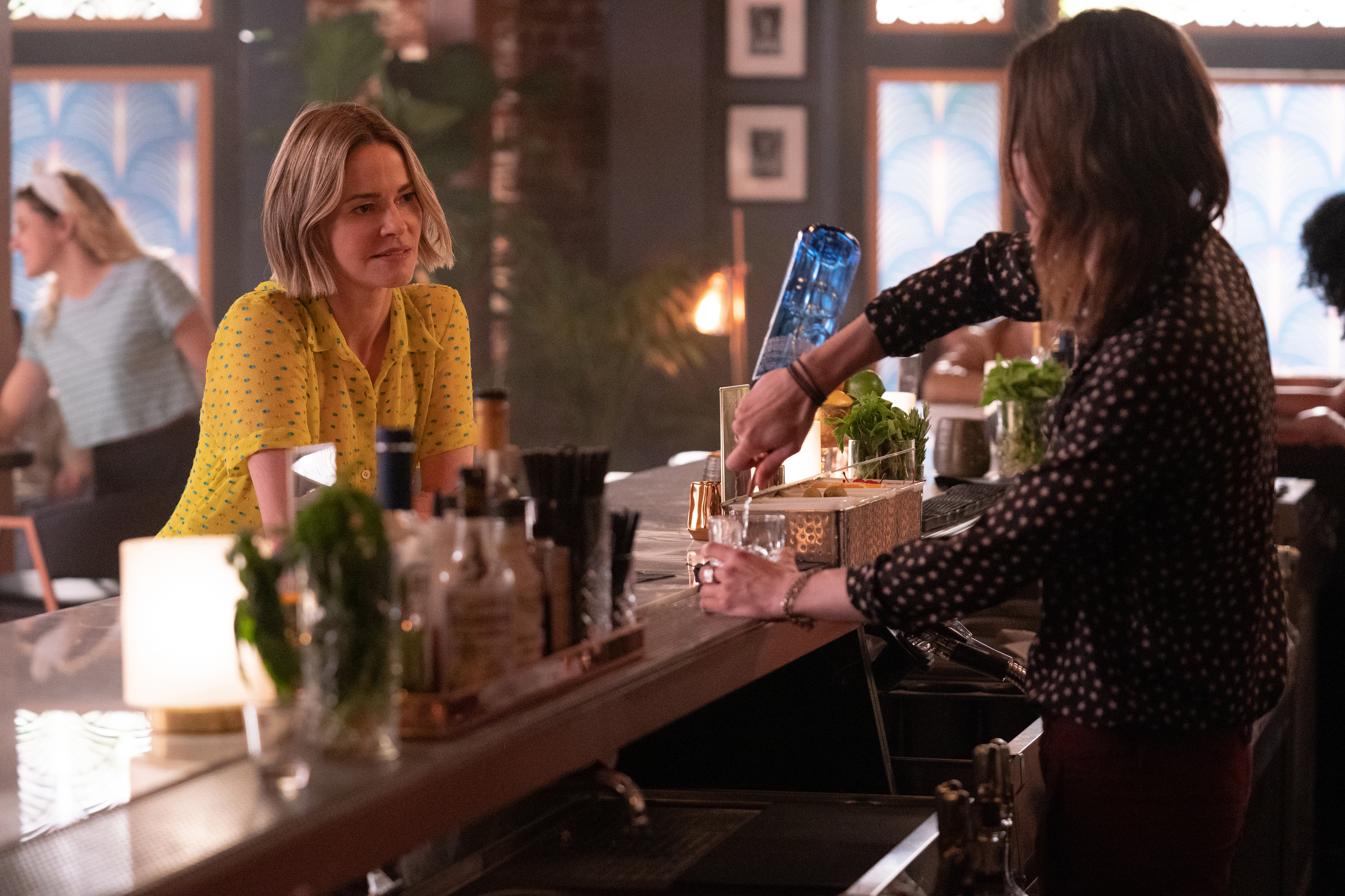 Los Angeles Traffic (L-R): Leisha Hailey as Alice and Kate Moennig as Shane in THE L WORD: GENERATION Q, "Los Angeles Traffic". Photo Credit: