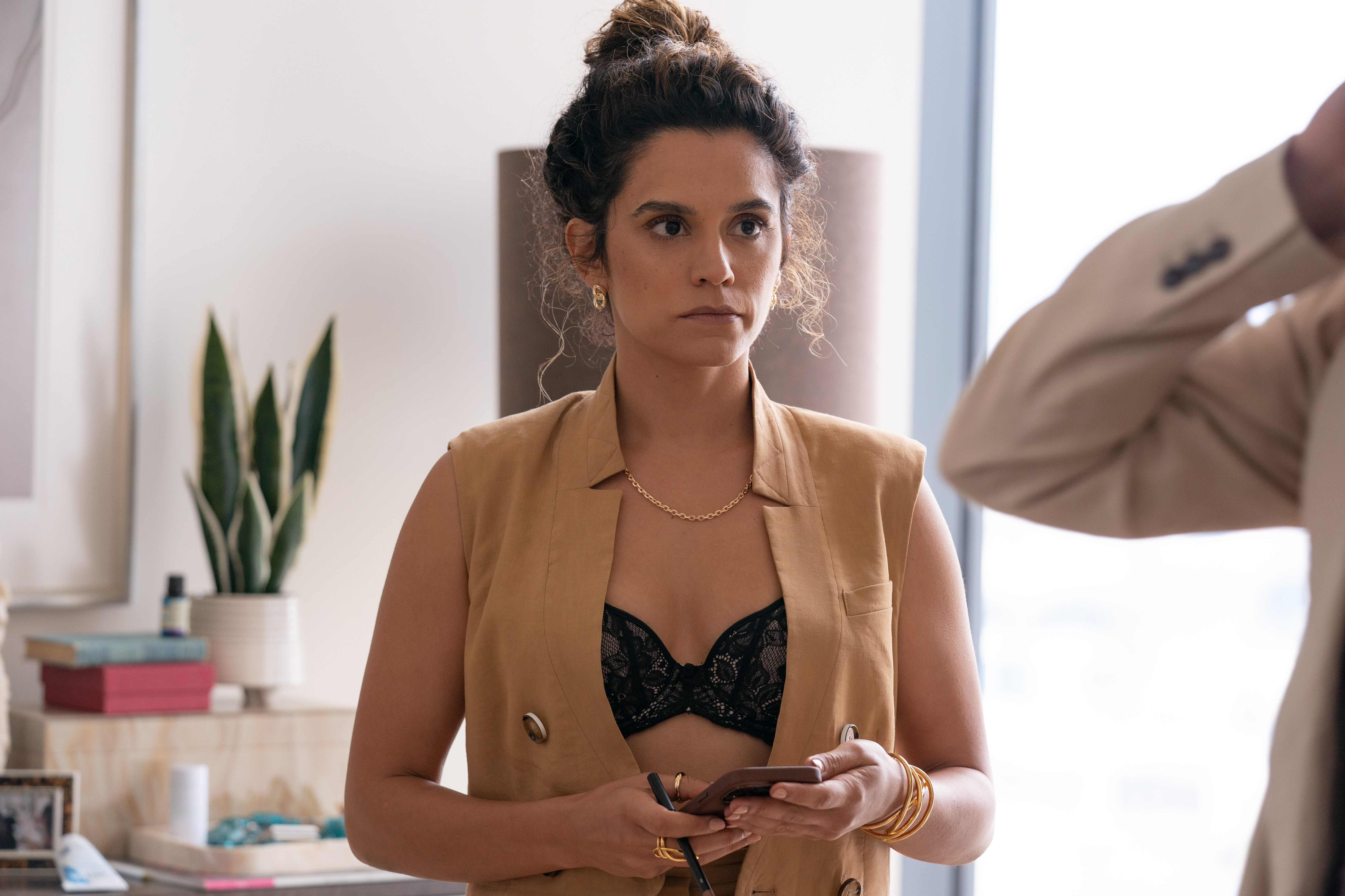 Los Angeles Traffic Sepideh Moafi as Gigi in THE L WORD: GENERATION Q, "Los Angeles Traffic". Photo Credit: Nicole Wilder/SHOWTIME.