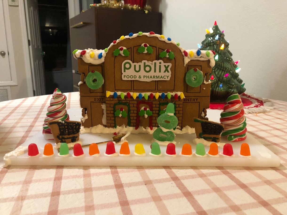 A gingerbread house that looks like a Publix