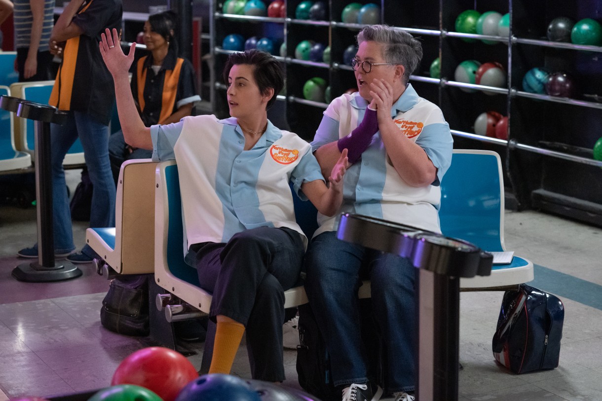 (L-R): Jacqueline Toboni as Finley and Rosie O'Donnell as Carrie in THE L WORD: GENERATION Q, "Little Boxes". Photo Credit: Nicole Wilder/SHOWTIME.