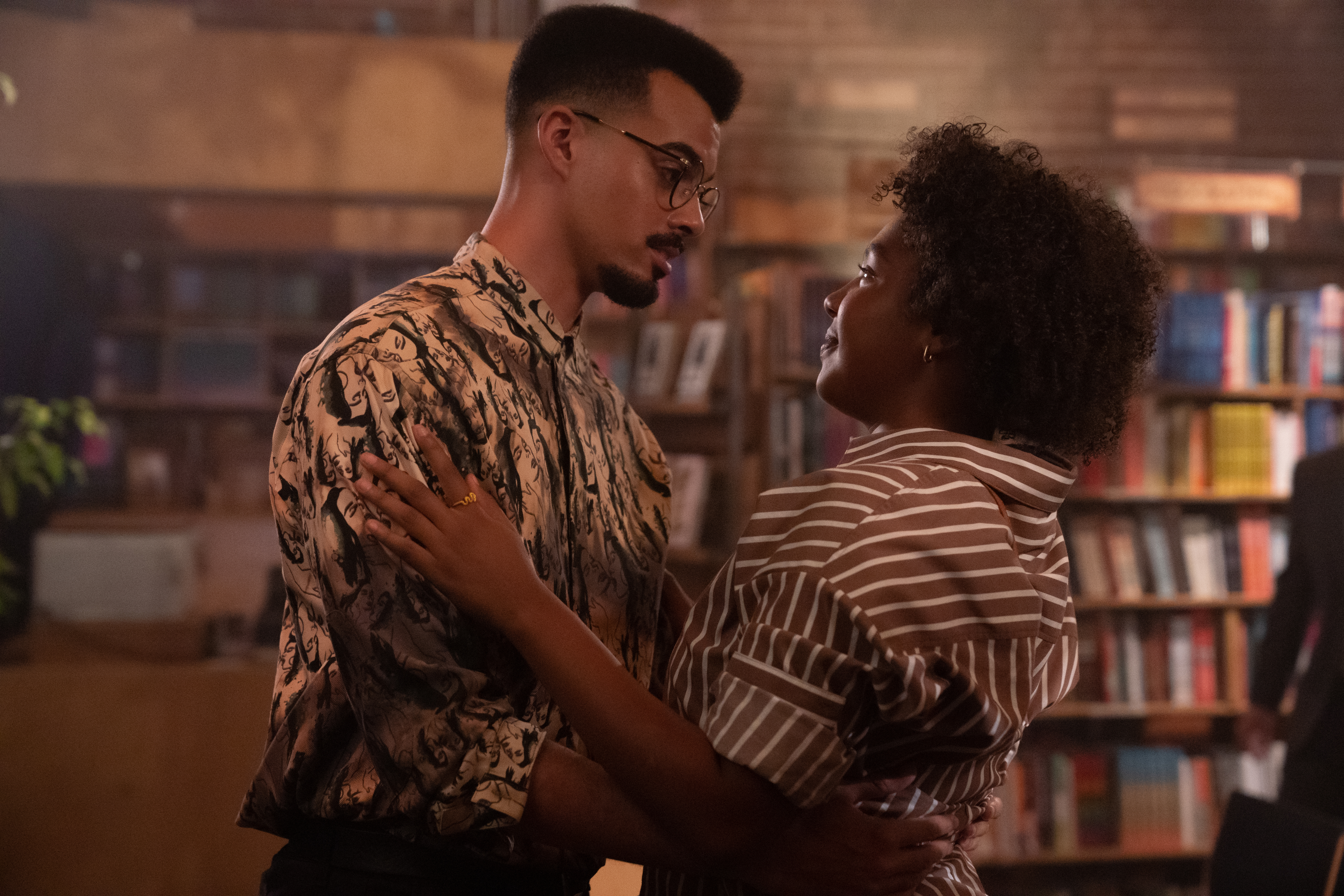 Little Boxes (L-R): Simon Longnight as Hendrix and Jordan Hull as Angie in THE L WORD: GENERATION Q, "Little Boxes". Photo Credit: Nicole Wilder/SHOWTIME.