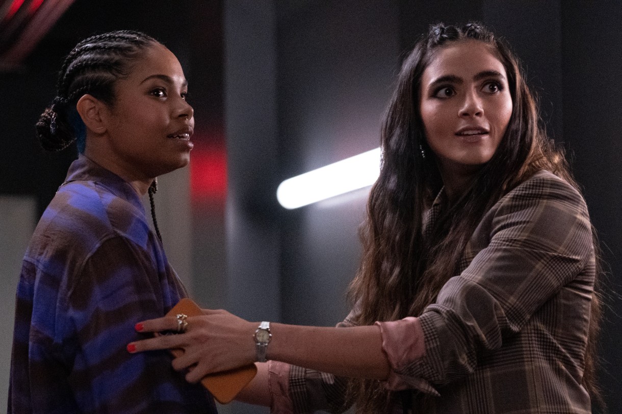 (L-R): Carmen LoBue as Dre and Arienne Mandi as Dani in THE L WORD: GENERATION Q, "Quiet Before the Storm". Photo Credit: Isabella Vosmikova/SHOWTIME.