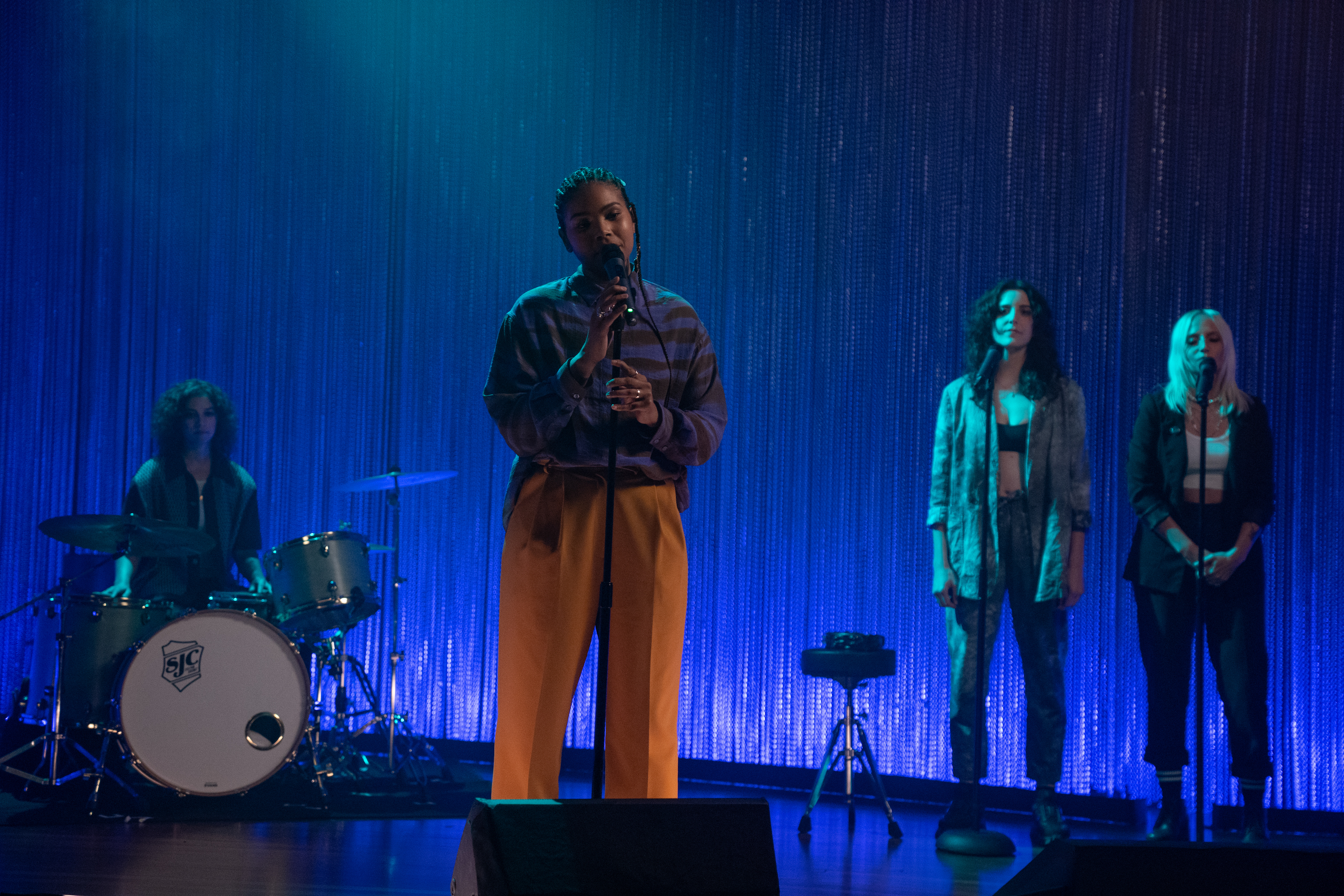 Quiet Before the Storm Carmen LoBue as Dre in THE L WORD: GENERATION Q, "Quiet Before the Storm". Photo Credit: Isabella Vosmikova/SHOWTIME.