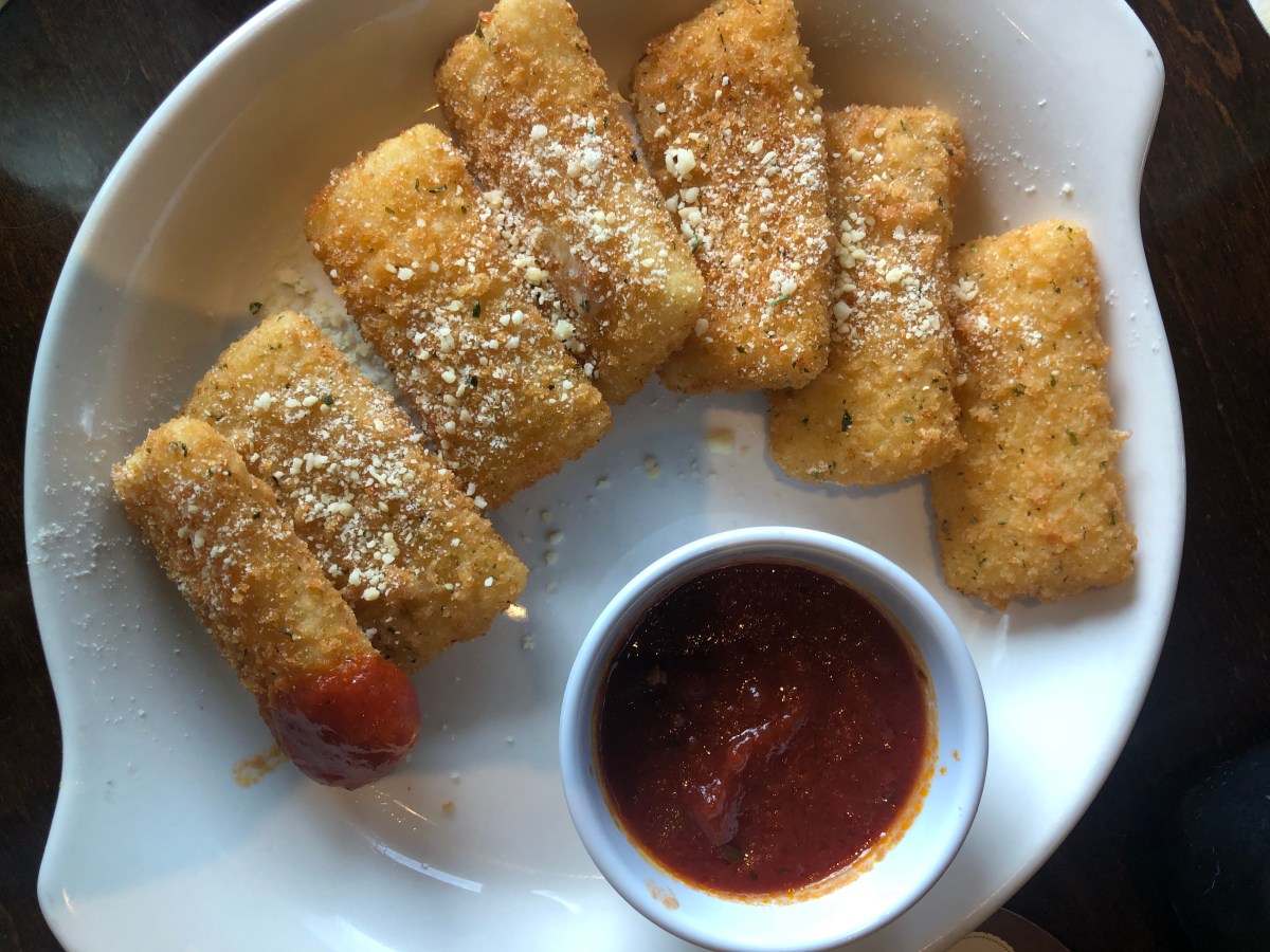 Fried mozzarella with marinara sauce