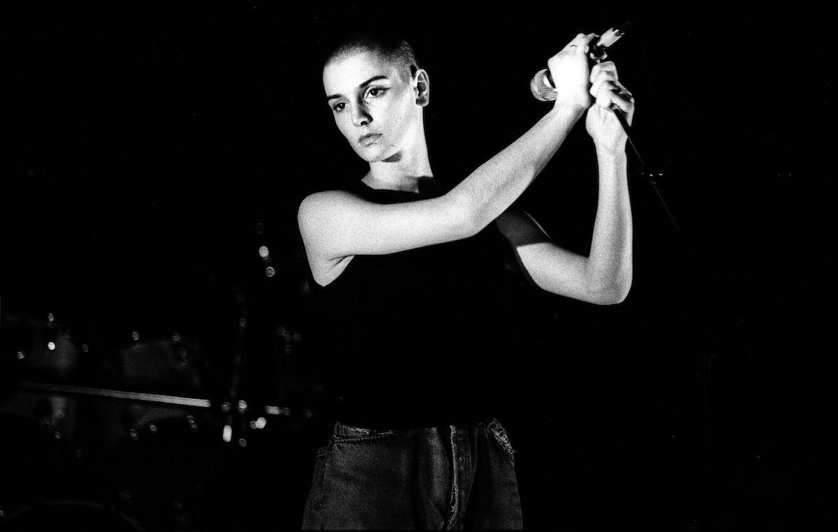 16-3-1988 Amsterdam, Netherlands.Irish singer Sinead O'Connor performs at Paradiso. Copyright Paul Bergen