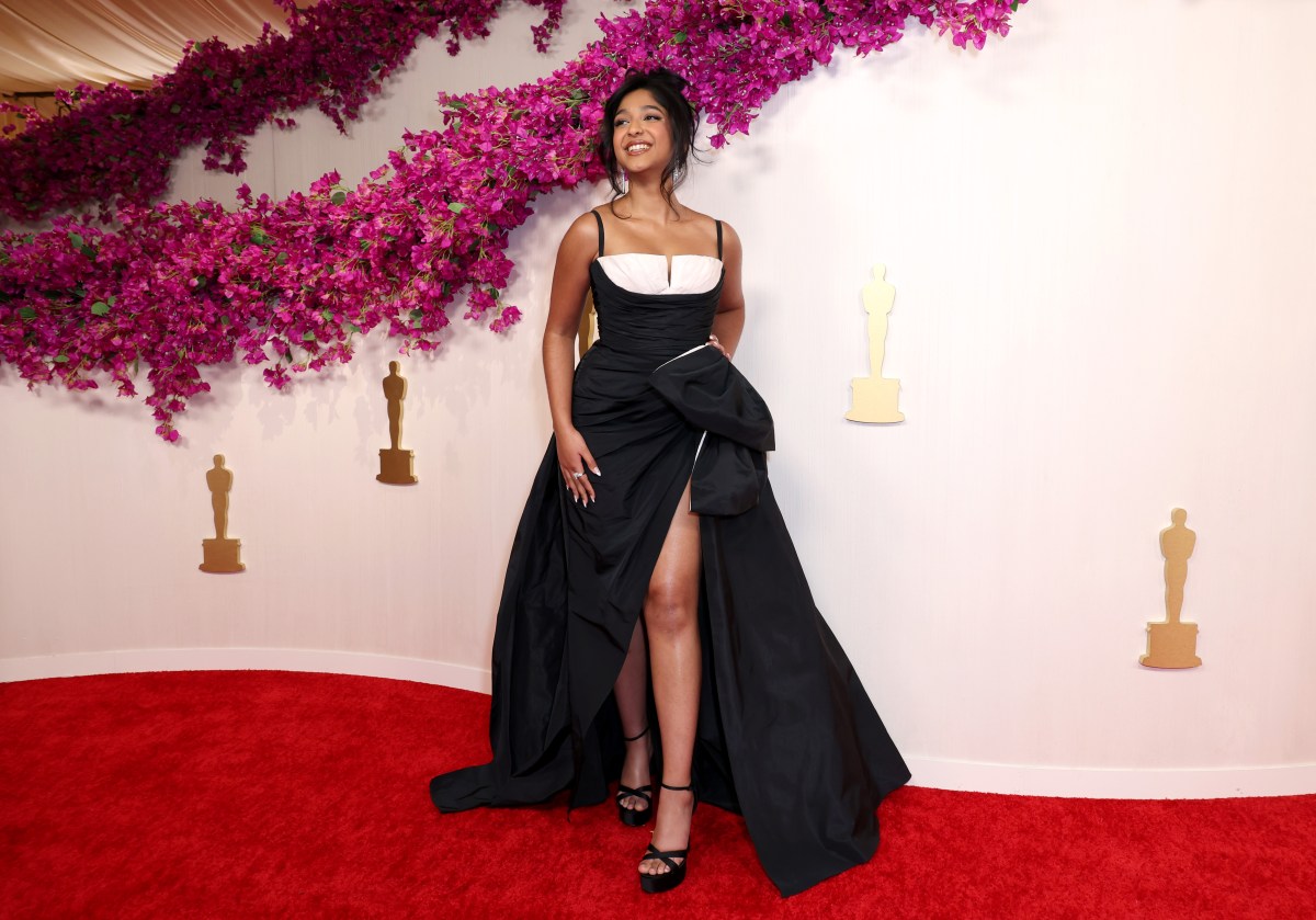 HOLLYWOOD, CALIFORNIA - MARCH 10: Maitreyi Ramakrishnan attends the 96th Annual Academy Awards on March 10, 2024 in Hollywood, California. 