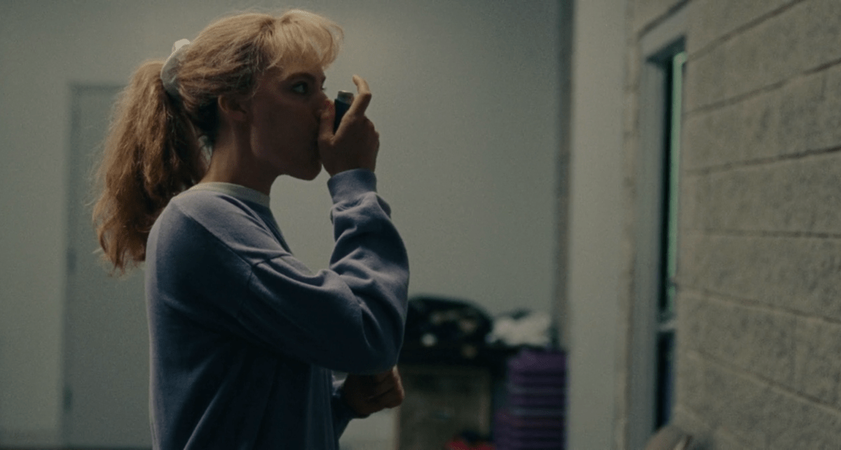 Margot Robbie uses an inhaler in I Tonya