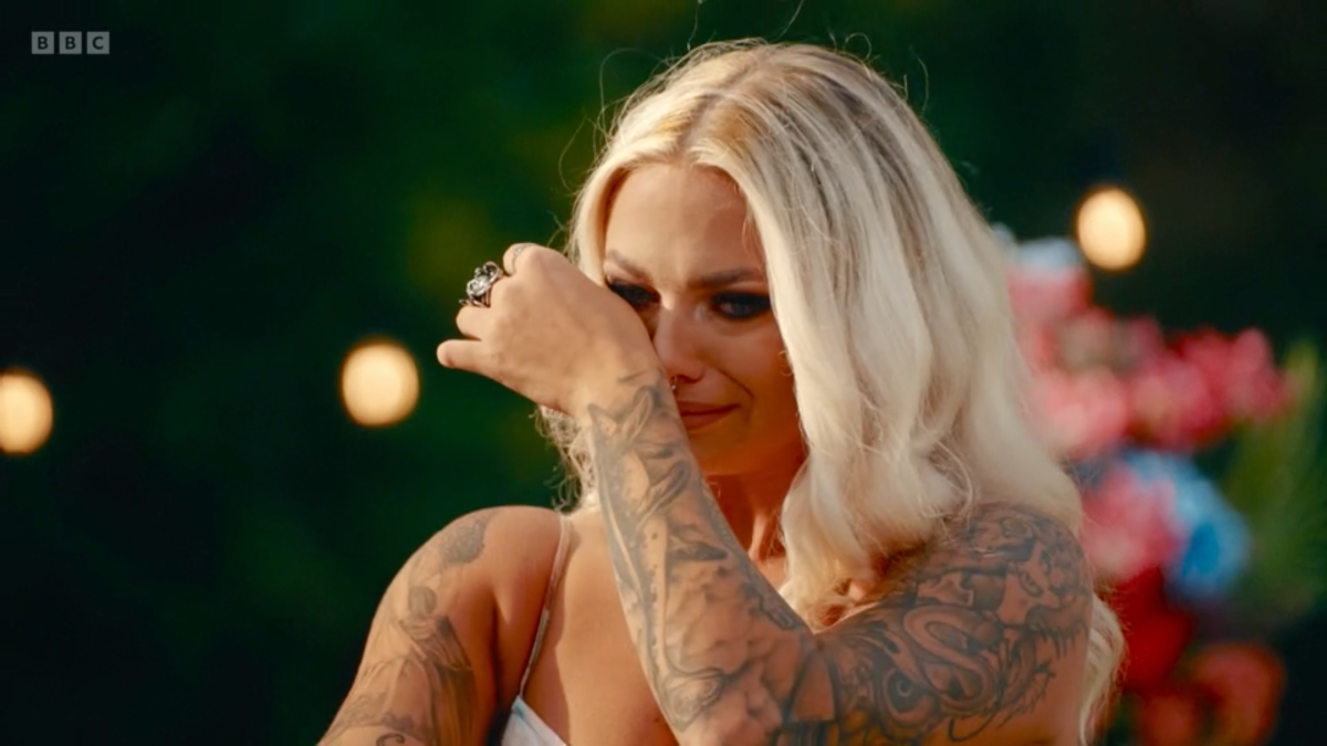 I Kissed a Girl finale: A blonde femme with tattoos cries