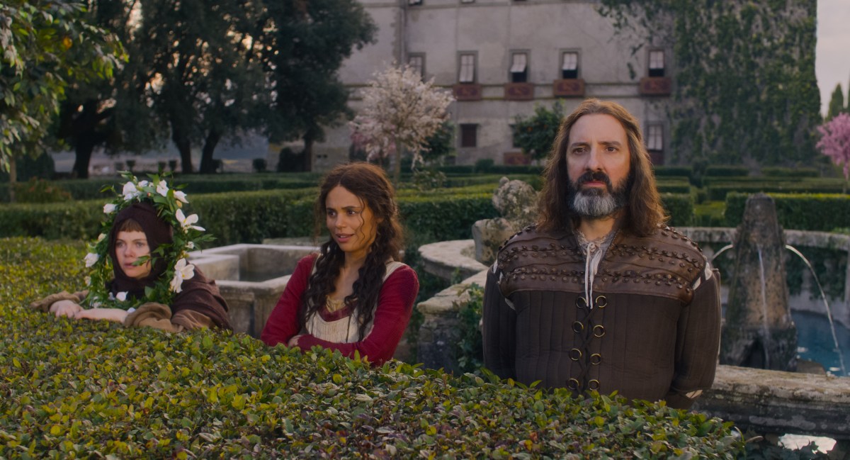 Decameron. (L to R) Saoirse-Monica Jackson as Misia, Jessica Plummer as Filomena and Tony Hale as Sirisco in Episode 103 of Decameron. Courtesy of Netflix © 2024