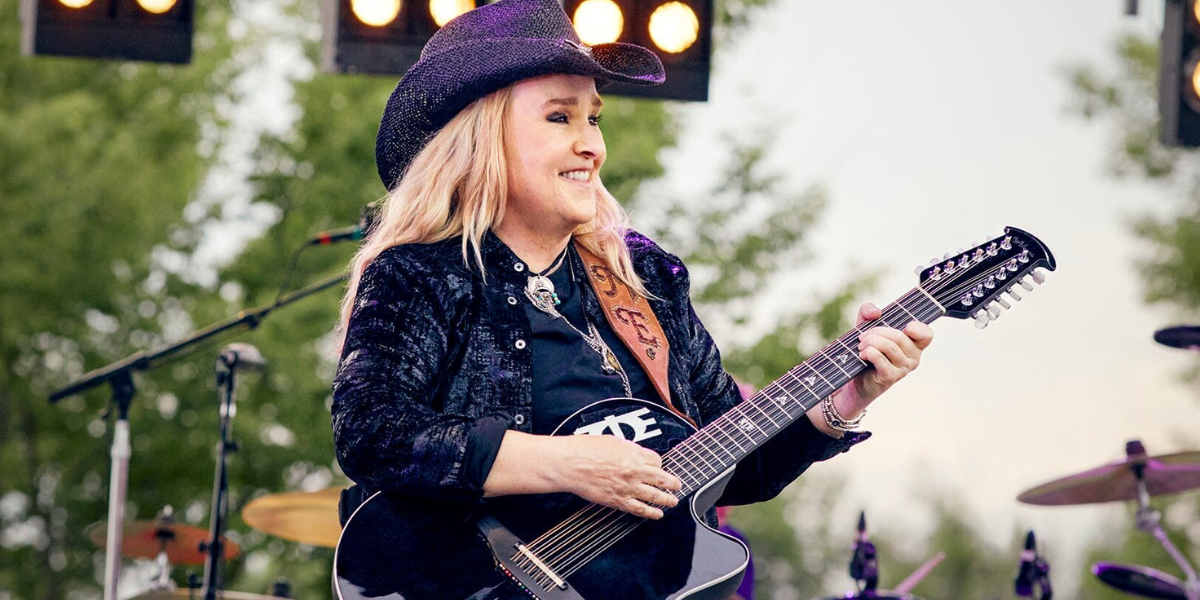 melissa etheridge giving a concert