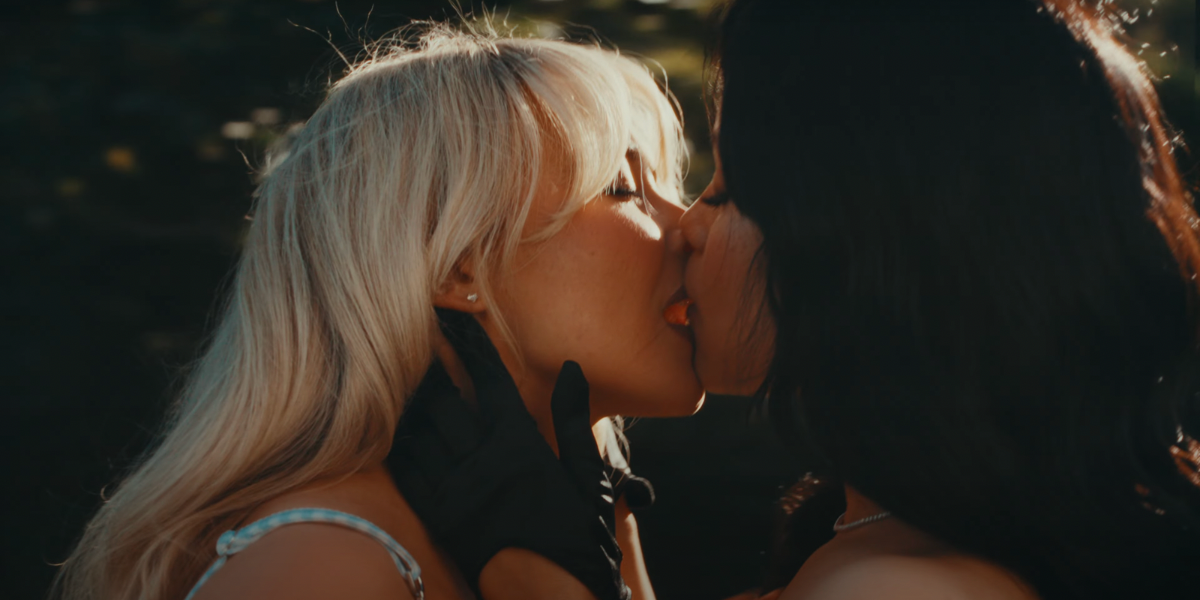 Sabrina Carpenter and Jenna Ortega make out in the video for "Taste"