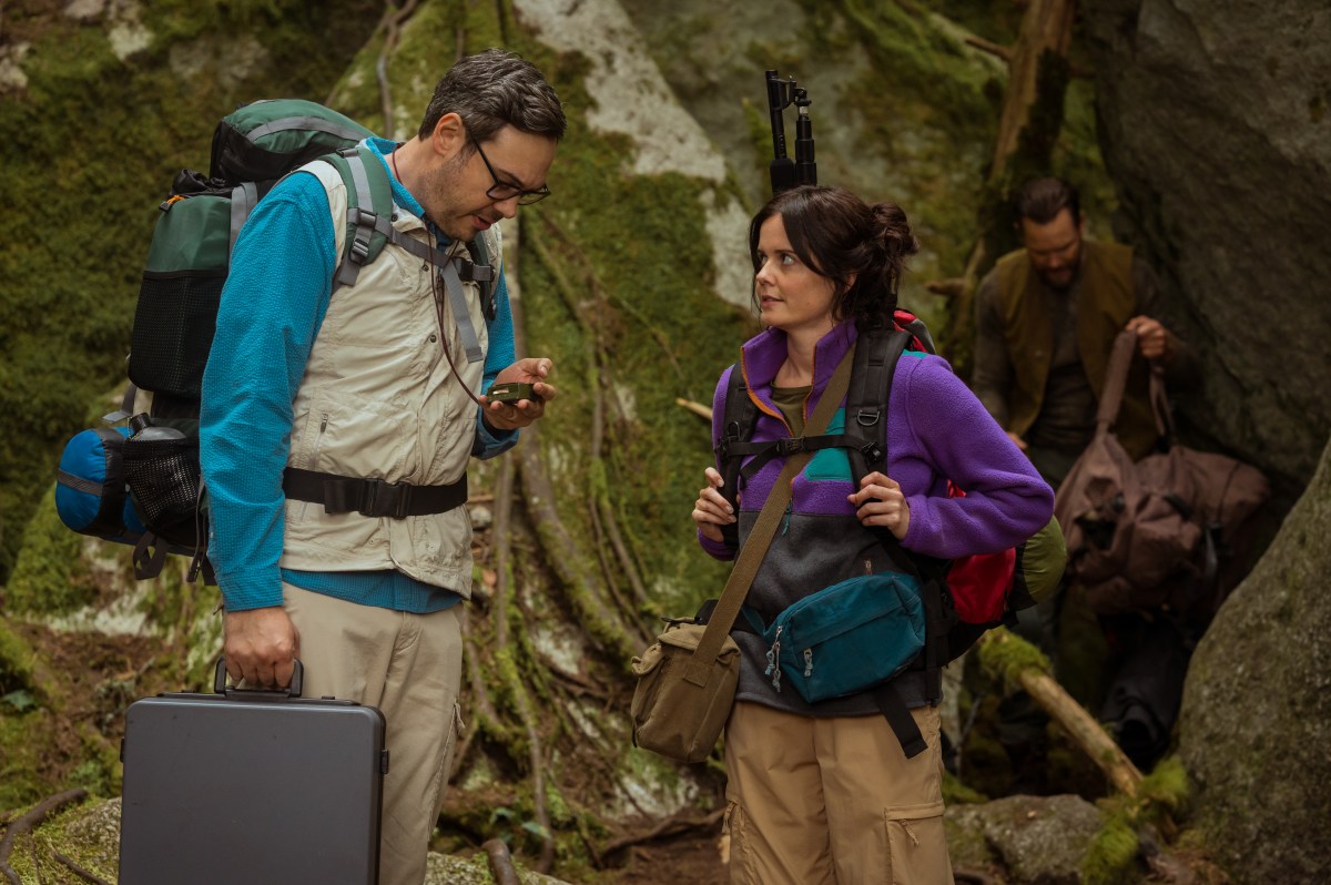 Edwin, Hannah, and Kodi in Yellowjackets 307