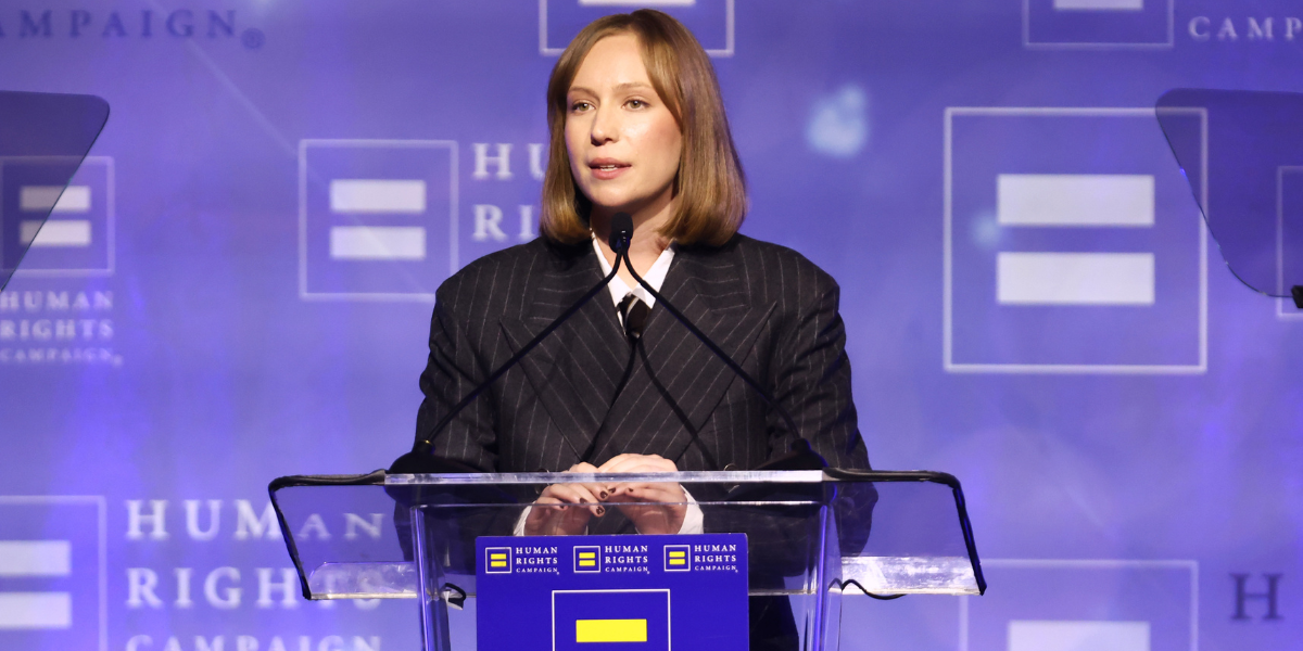 Hannah Einbinder giving HRC speech