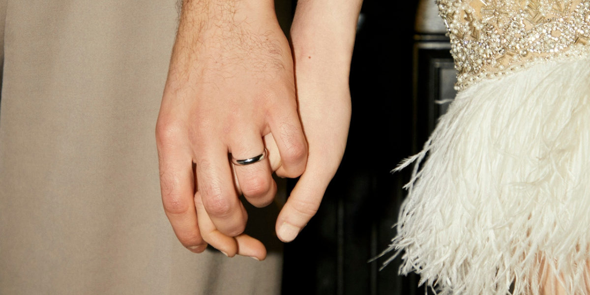 hands holding