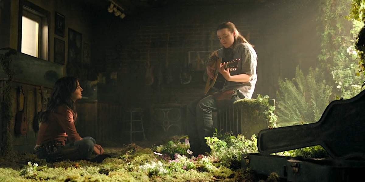 The Last of Us 204: Ellie plays guitar while Dina listens with hearteyes
