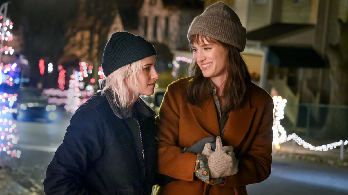 Kristen Stewart and Mackenzie Davis in Happiest Season.